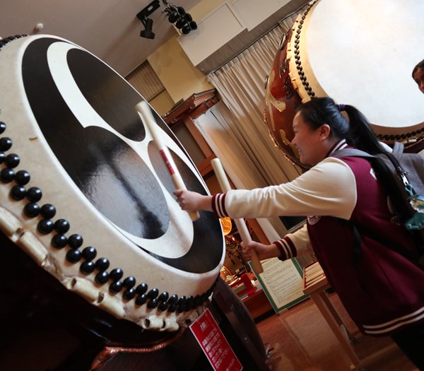 Student with Japanese drum for website.JPG